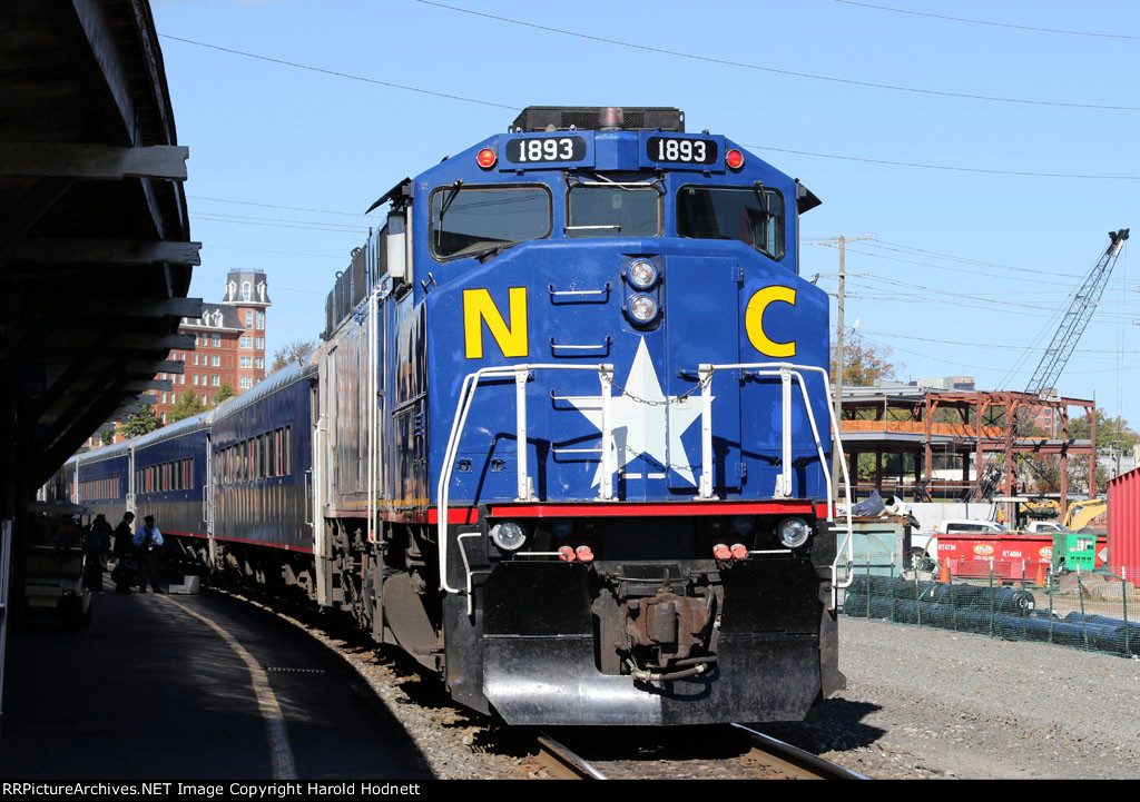 RNCX 1893 will be on the rear of train 75 today